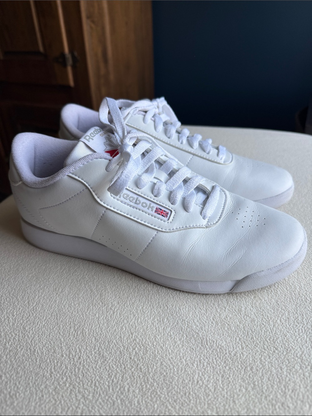 Reebok White Leather Low-Profile Sneakers, size 8.5
